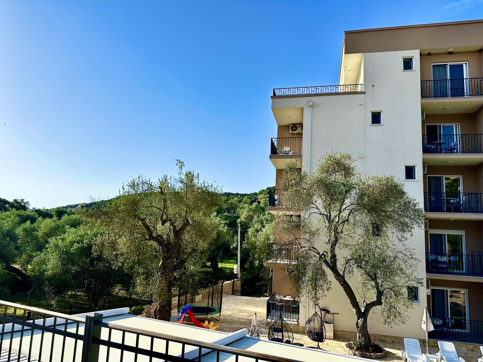 Akhdar Apartments Utjeha Exterior photo